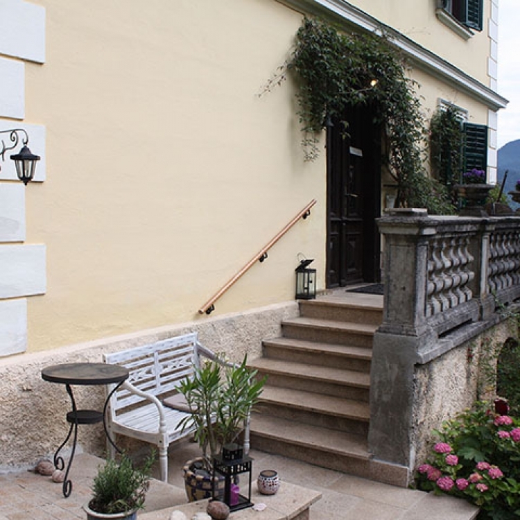 Aussenbereich Treppe Vorgarten